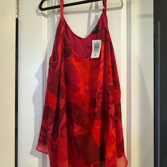 Floral A-Line Midi Skirt in Red and Pink - Picture 2 of 3